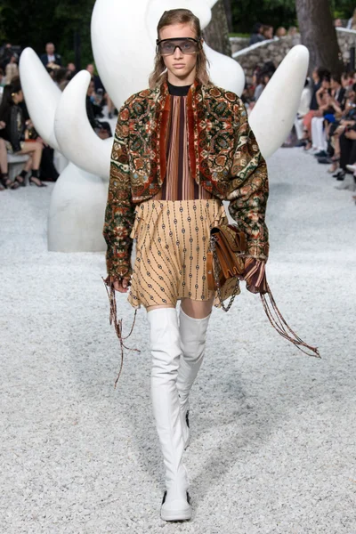 Look 34